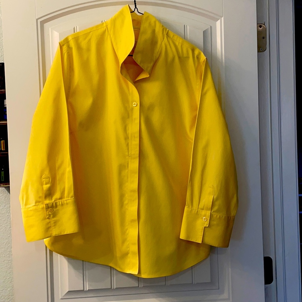 Chico’s SZ 3 yellow blouse.  Clean  No spots  No Iron. washable